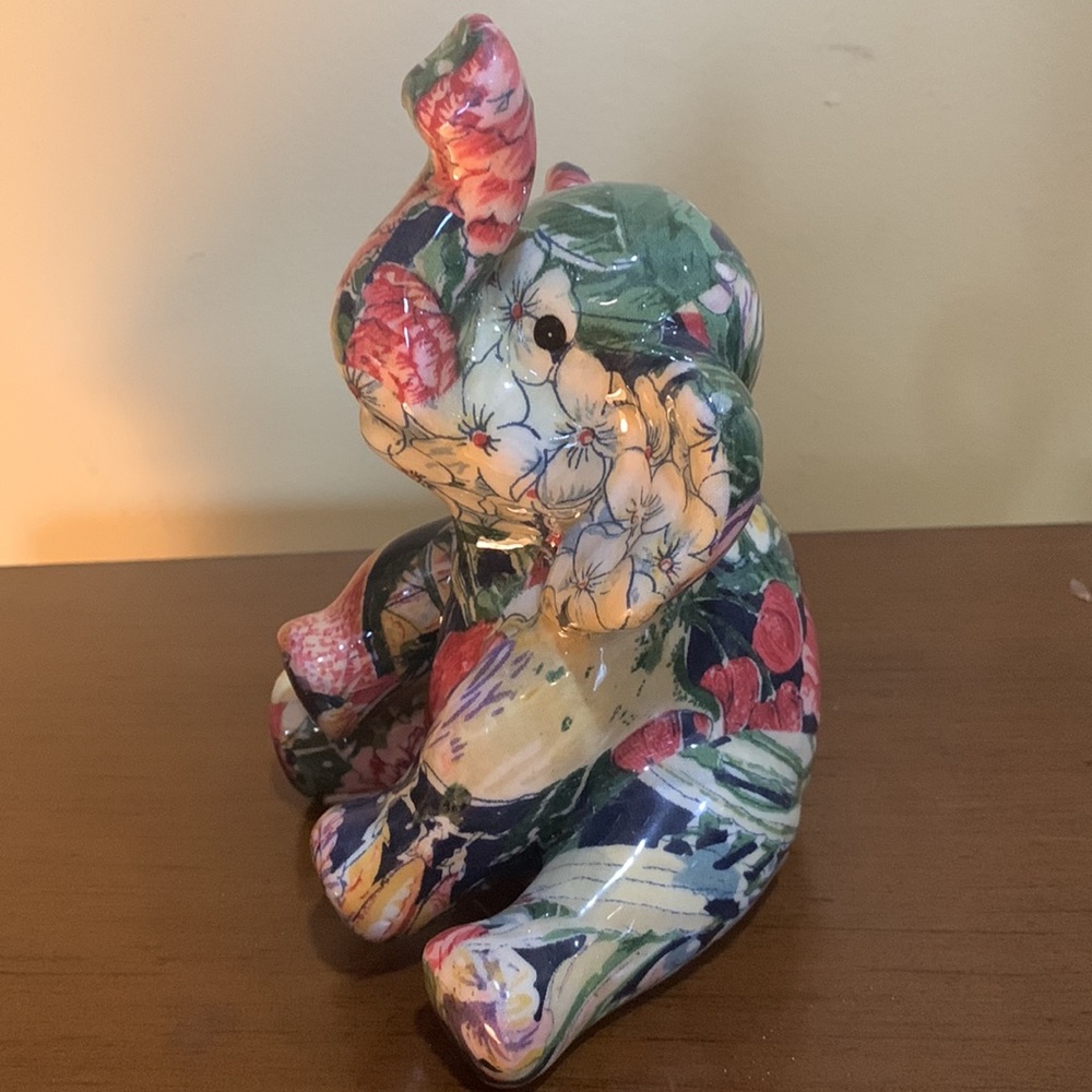 Floral sitting up elephant trunk up porcelain figurine - Picture 3 of 7